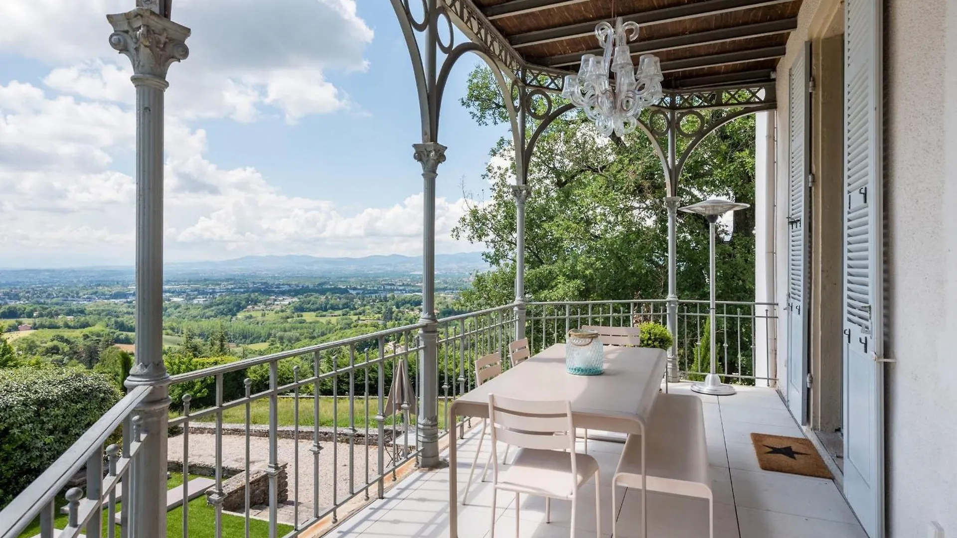 Villa Volange - Homely house with pool garden and amazing view Saint-Didier-au-Mont-d'Or