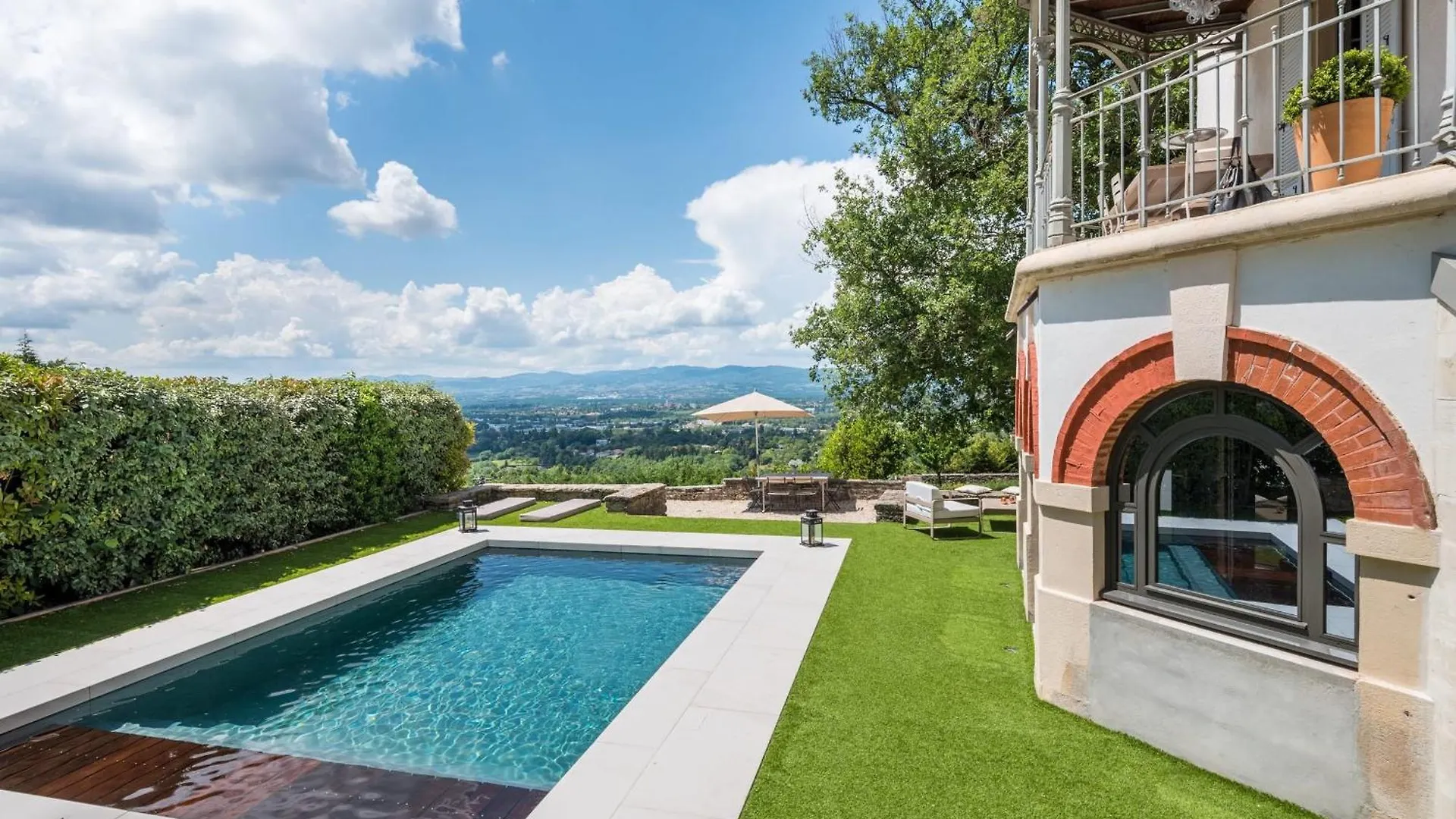 Volange - Homely house with pool garden and amazing view Saint-Didier-au-Mont-d'Or France