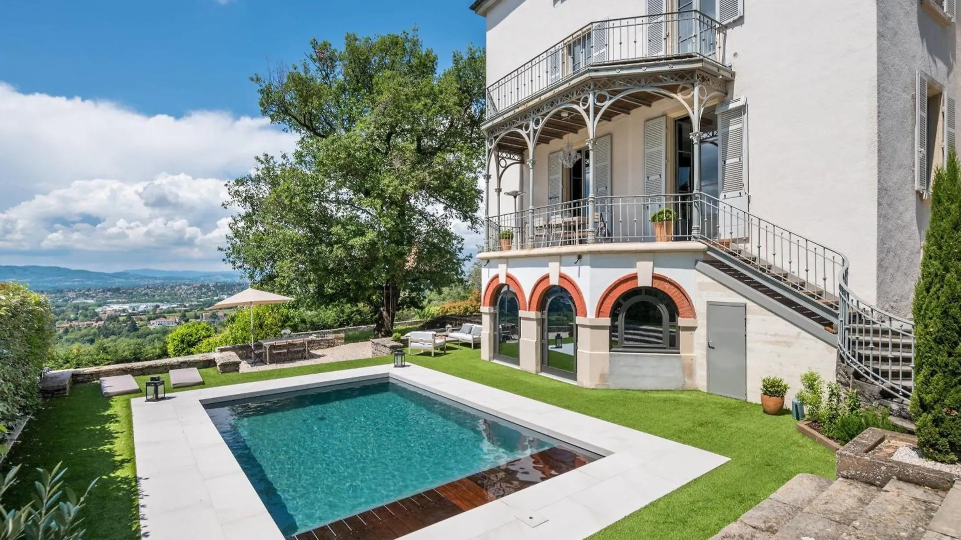 Volange - Homely house with pool garden and amazing view Saint-Didier-au-Mont-d'Or